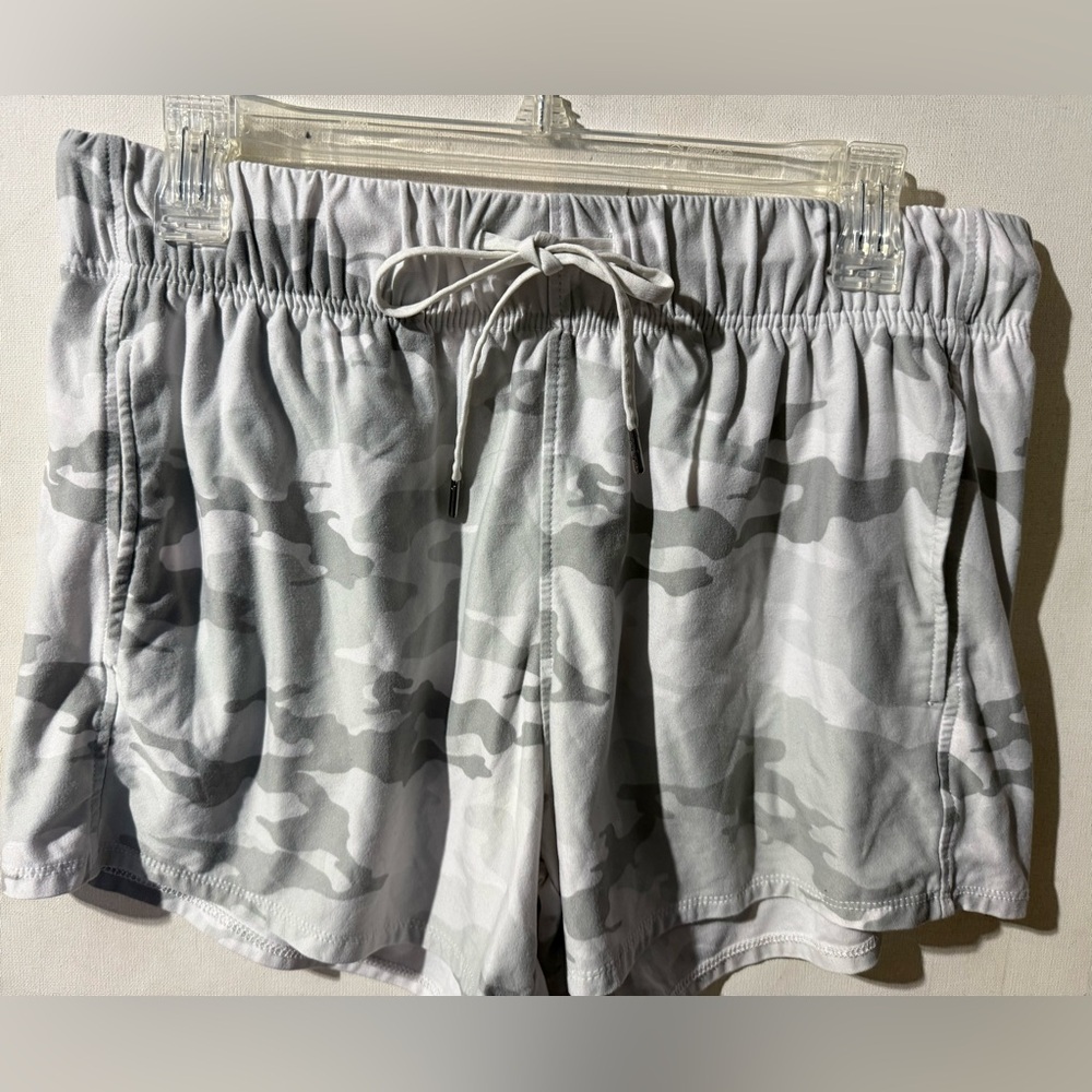 Athletic Works Light Gray Camouflage Women Shorts